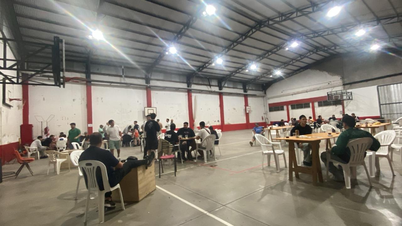 Gana el que sabe mentir: abrió la inscripción para un nuevo torneo de truco en el club San Telmo de Funes